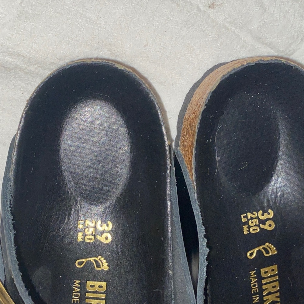 Birkenstock

Gizeh Big Buckle High Shine Sandals - Picture 6 of 8